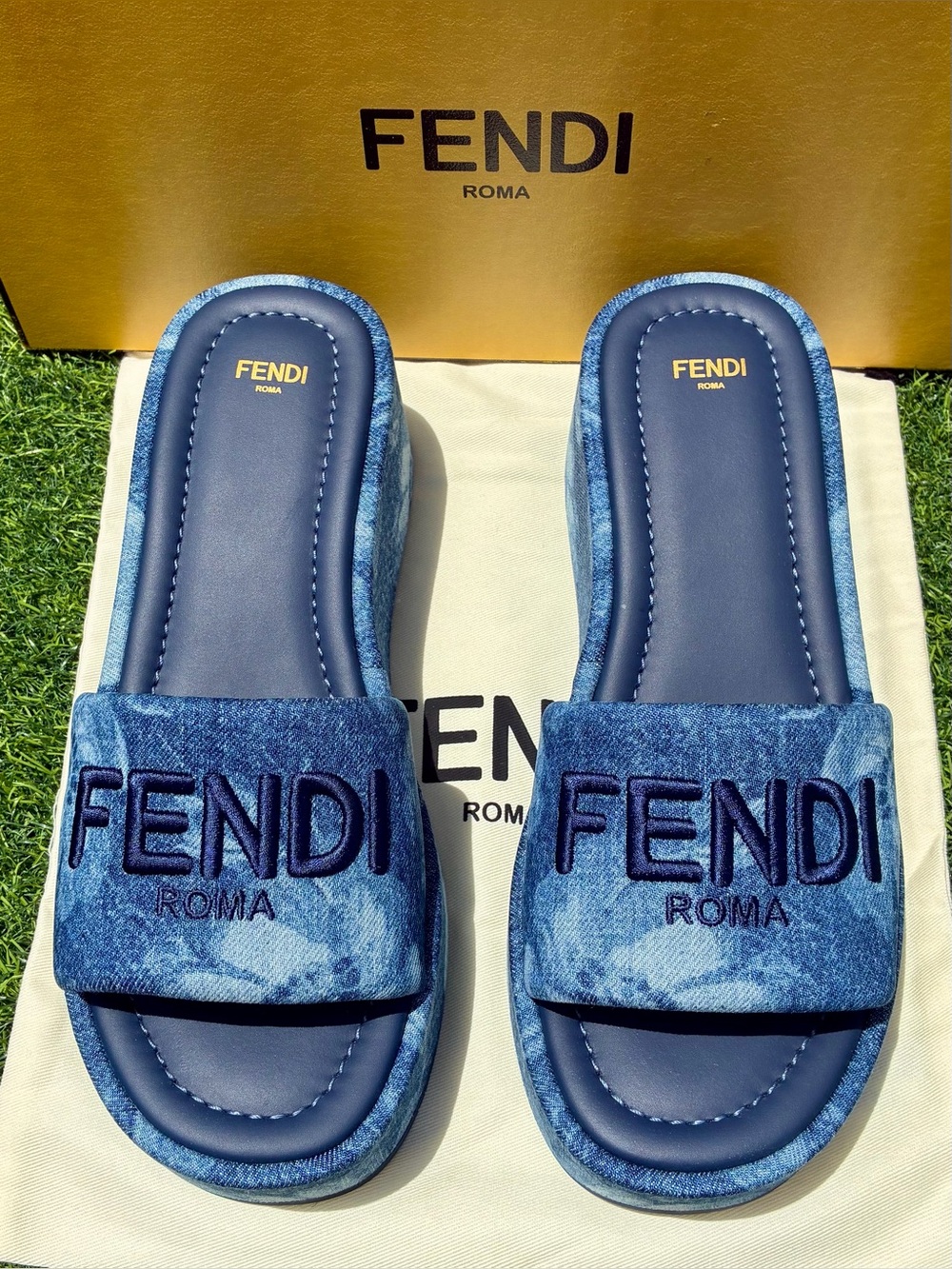 FENDI SUNSHINE BLUE DENIM PLATFORM SLIDE SANDALS EMBROIDERED LOGO SZ 39.5 NEW